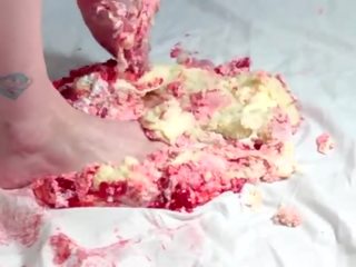 Strawberry cake murskata