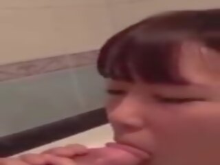 Japanese Girls Give Slow Bj in the Bathtub: Free dirty movie de